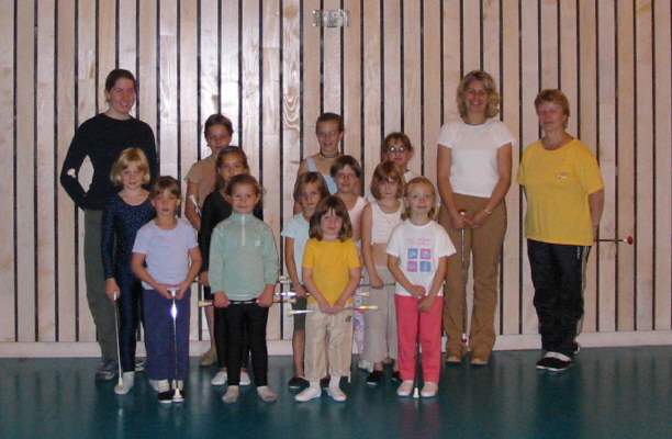 En 2003, 7 twirleuses, 7 au club mini-twirl et 3 entraineurs